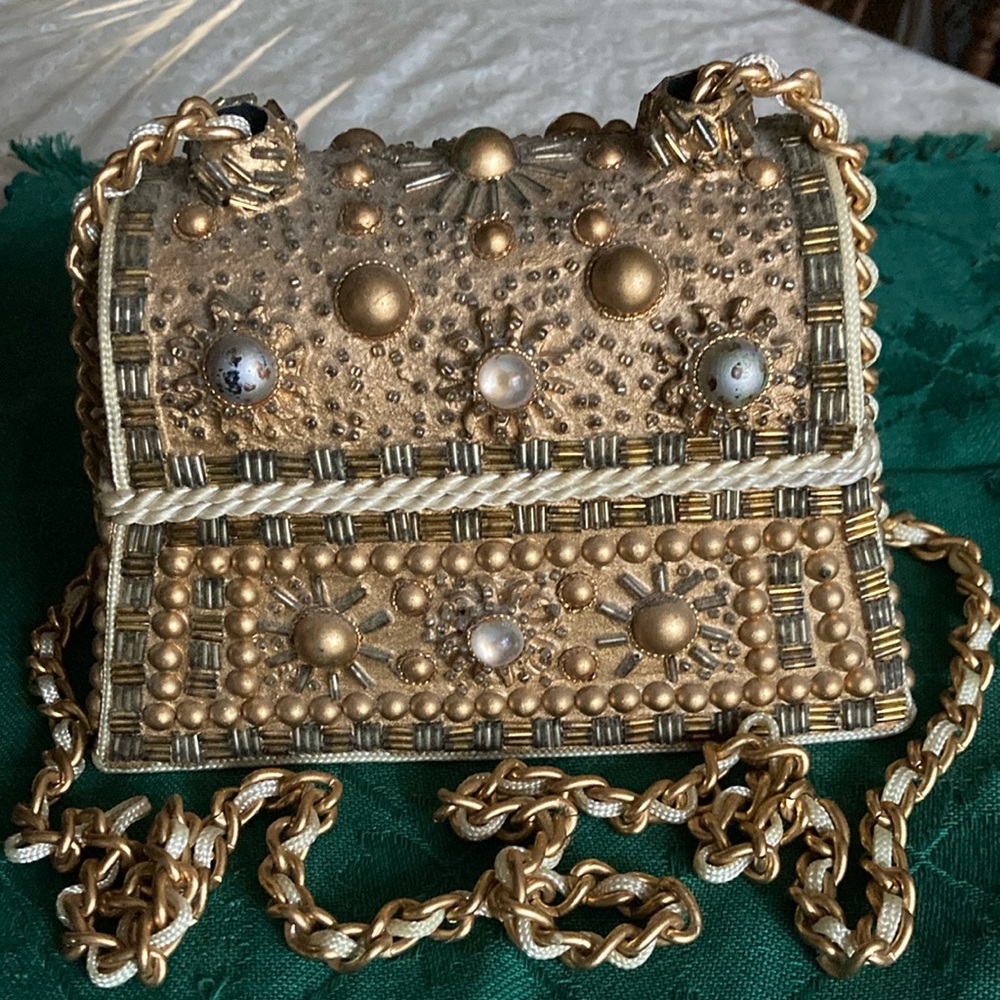 RARE vtg. MARY FRANCES treasurer chest purse w/gold lining, lift top. $85